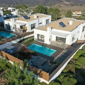 https://cairnvillas-villa-mar-luxury-villa-with-private.hotelaalgarve.com
